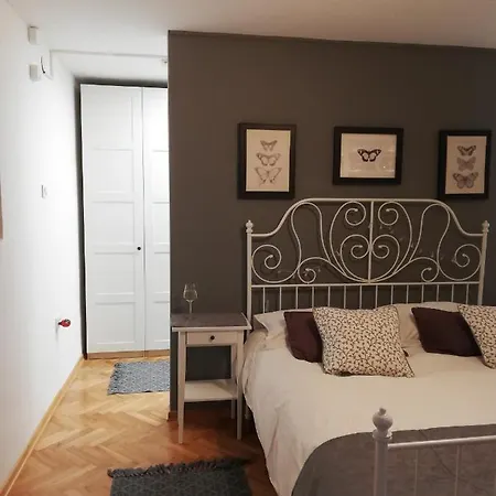 Апартаменты Juli's Place Ровиньско село