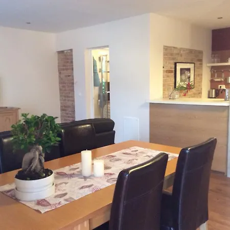 Juli's Place * 罗维尼村