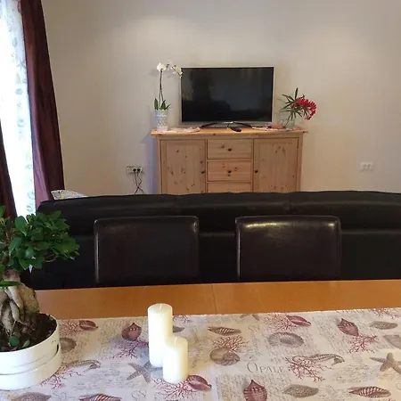 Juli's Place Apartment *
